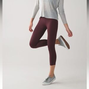 NWT New Lululemon Zone In Crop in Maroon Bordeaux Drama Size 4 Yoga Leggings